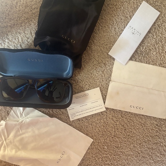 Gucci brown Sunglasses with black Gucci Case